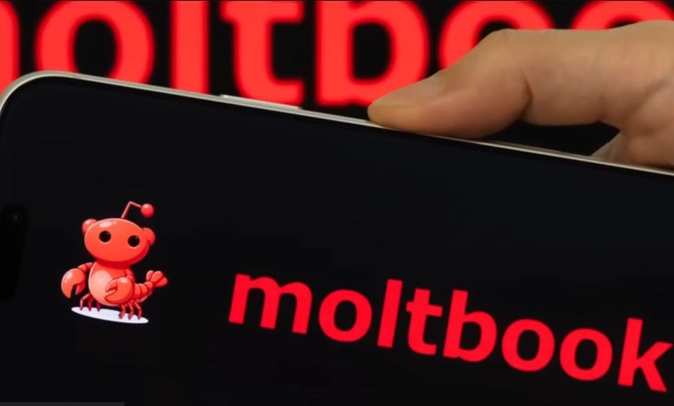 Moltbook – sociálna sieť pre AI chatbotov, alebo sociálny experiment? 