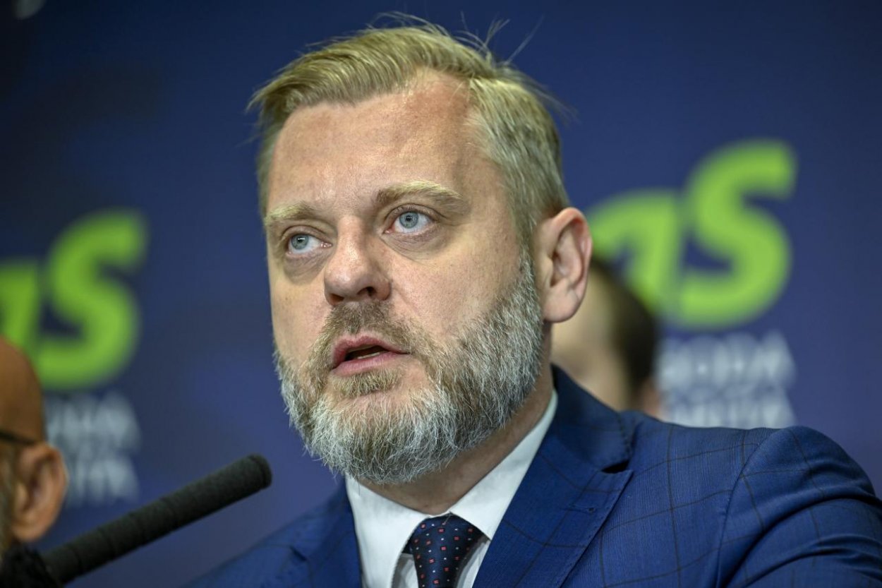 SaS: Politika vlády na všetky svetové strany je blud, nepriniesla absolútne nič
