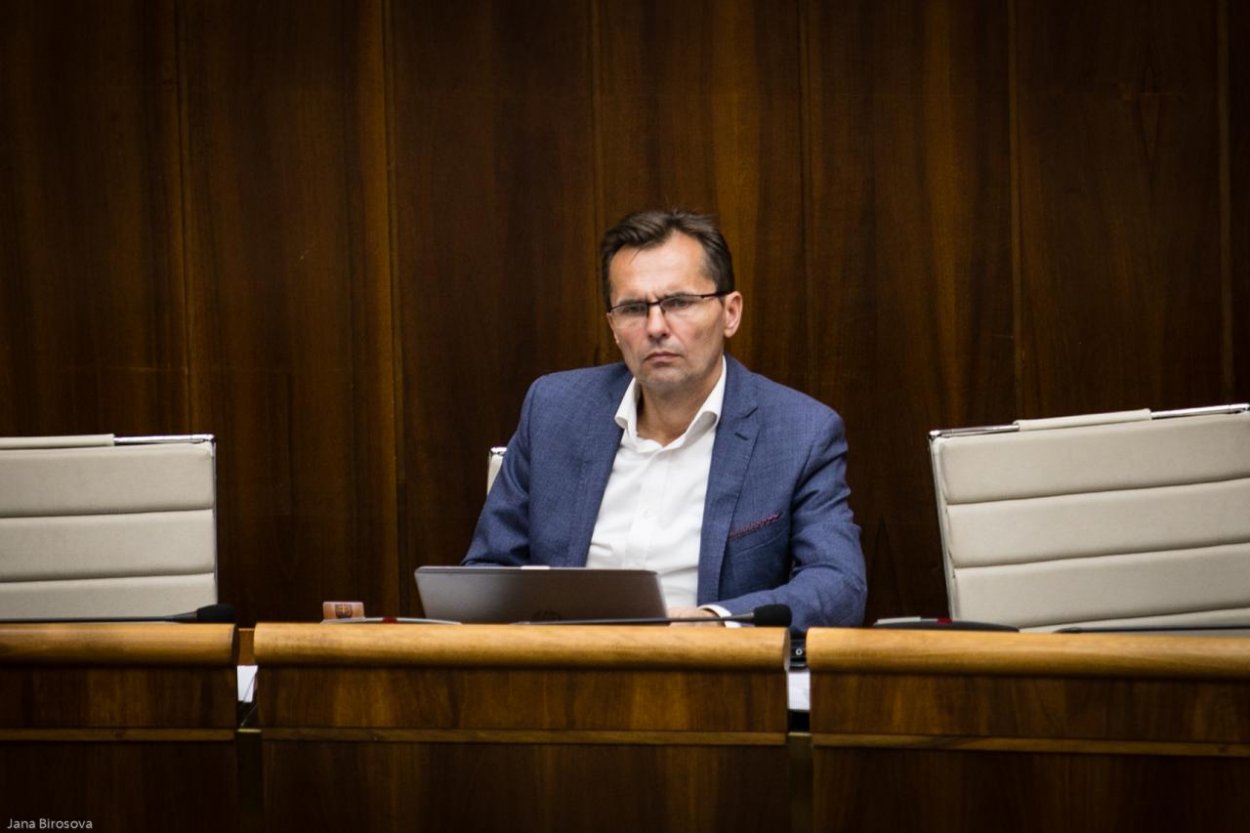 Poslanci nezvolili Ľubomíra Galka za podpredsedu parlamentu