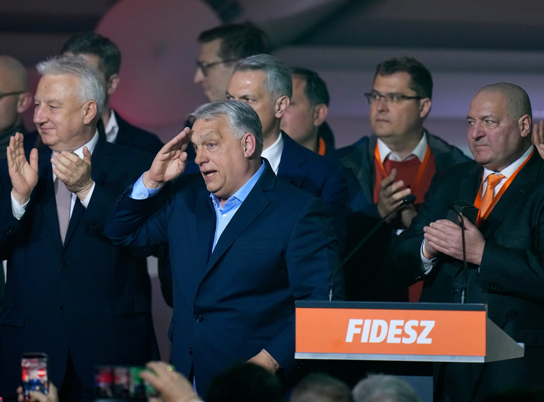 Pôjde Orbán do väzenia? Magyar upozornil na inštalatéra, bohatšieho ako kráľovská rodina