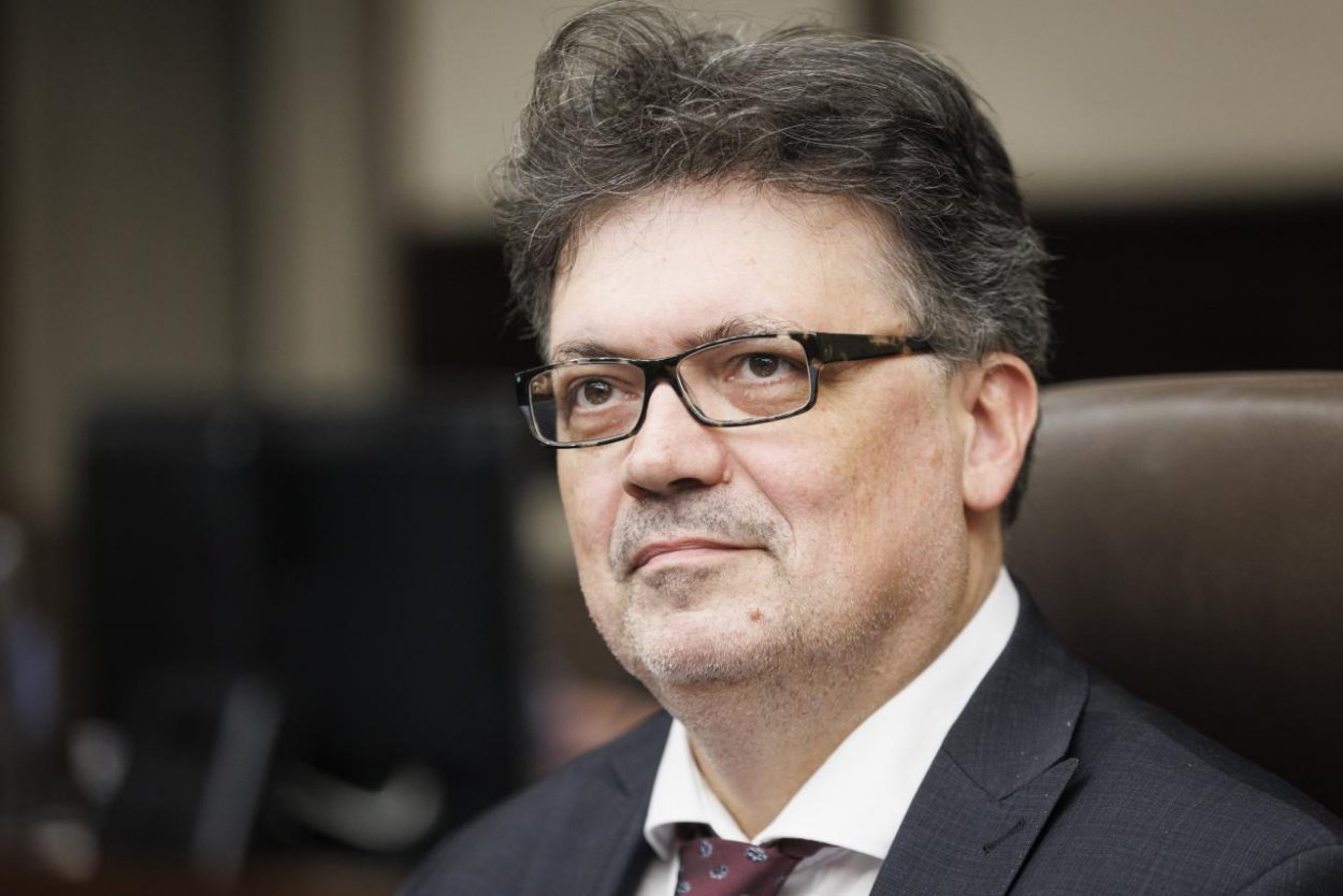 Ministerstvo školstva tvrdí, že opatrenie na financovanie pedagogických asistentov je v procese riešenia 