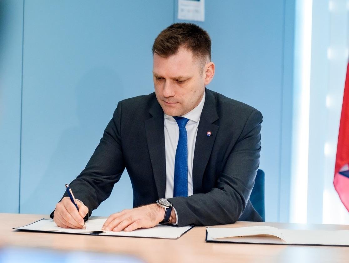 Hnutie Slovensko a strana Za ľudí chcú podporiť odvolávanie Tarabu