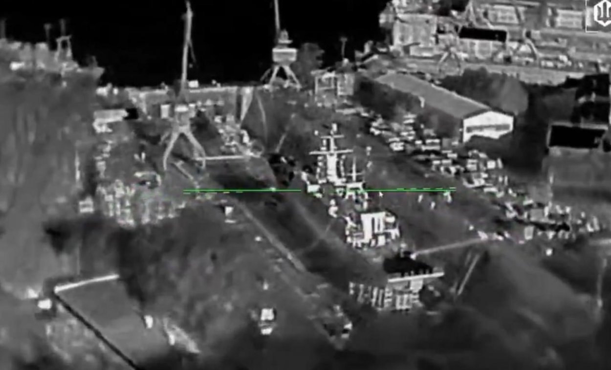 Ukrajina ONLINE: Ukrajinské drony pri útoku na základňu Kronštadt zasiahli raketovú korvetu Bojkij