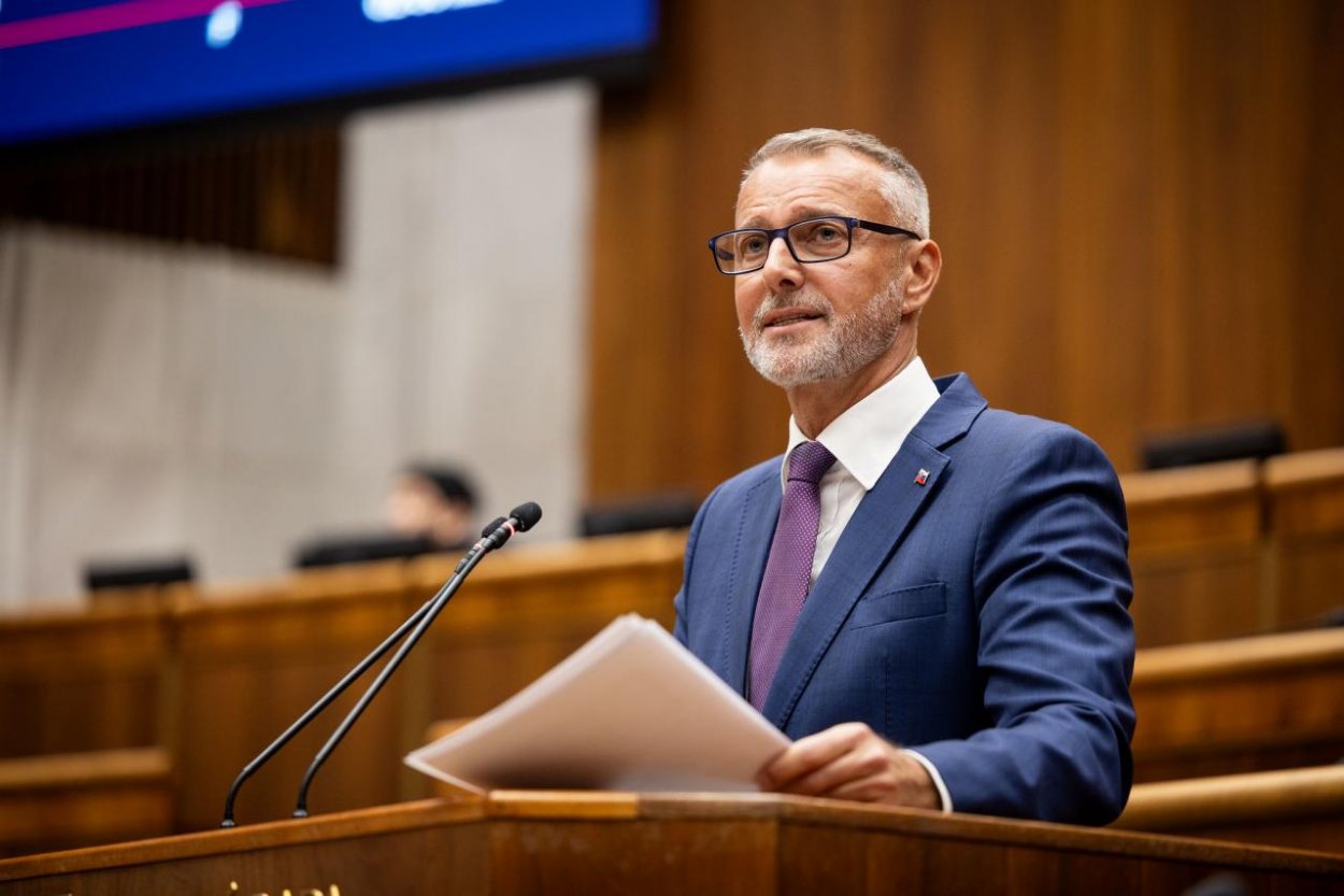 Raši vyzval PS, aby podporilo možnosť skrátiť volebné obdobie referendom