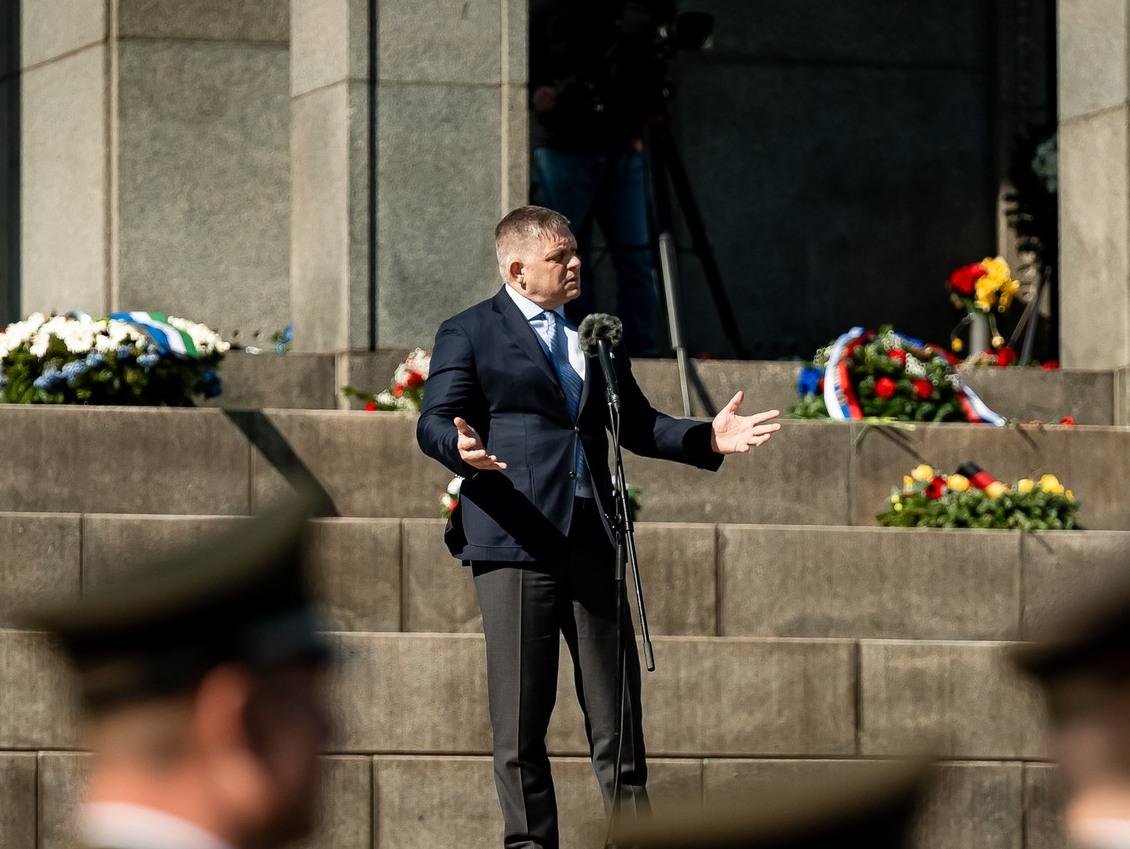 PS o Ficovom prejave na Slavíne: Fico by mal o mieri pomlčať, sú to práve jeho kamaráti, ktorí rozpútali najväčšie konflikty