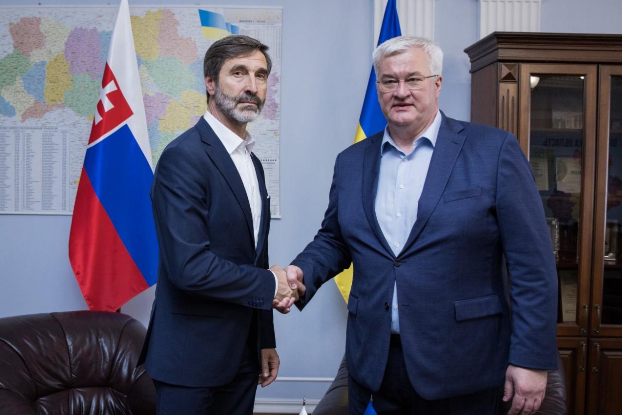 Sybiha sa poďakoval Blanárovi za slovenskú podporu ukrajinskej cesty do EÚ