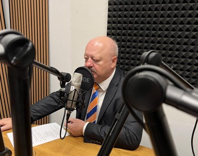 Bezpečnostný radar: Kaliňák si požičal miliardy. Kto bude bohatnúť?