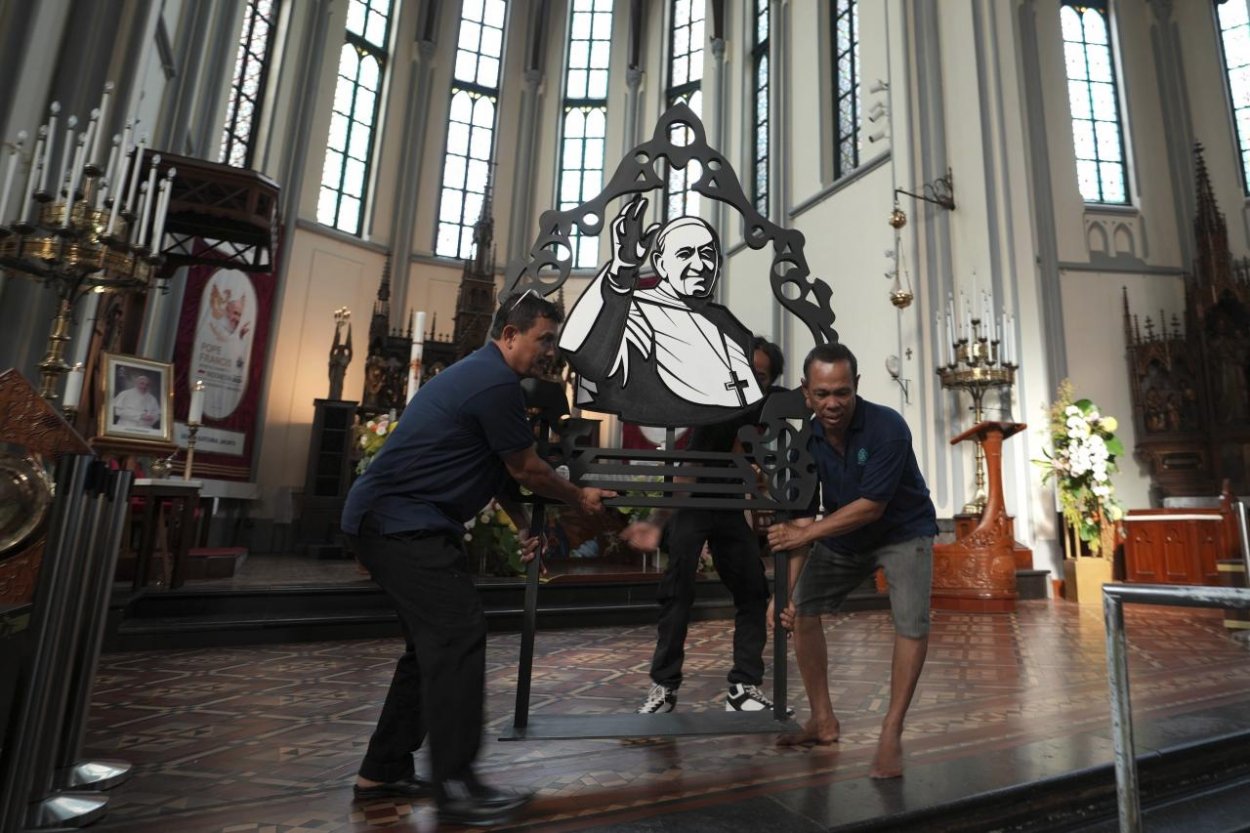 Zádušné omše za pápeža Františka usporiadajú vo viacerých svetových metropolách