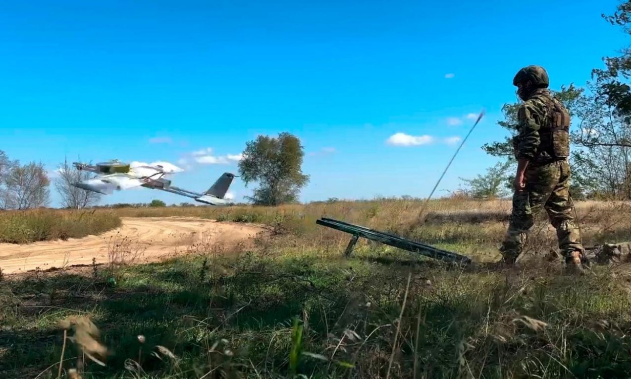Ukrajina ONLINE: Rusko vybudovalo blízko hraníc s Ukrajinou základňu pre vypúšťanie dronov