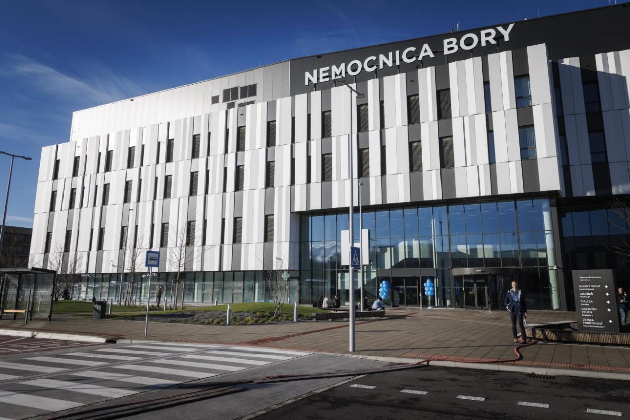 Otvorili Nemocnicu Bory, prvé pracoviská začnú fungovať v pondelok