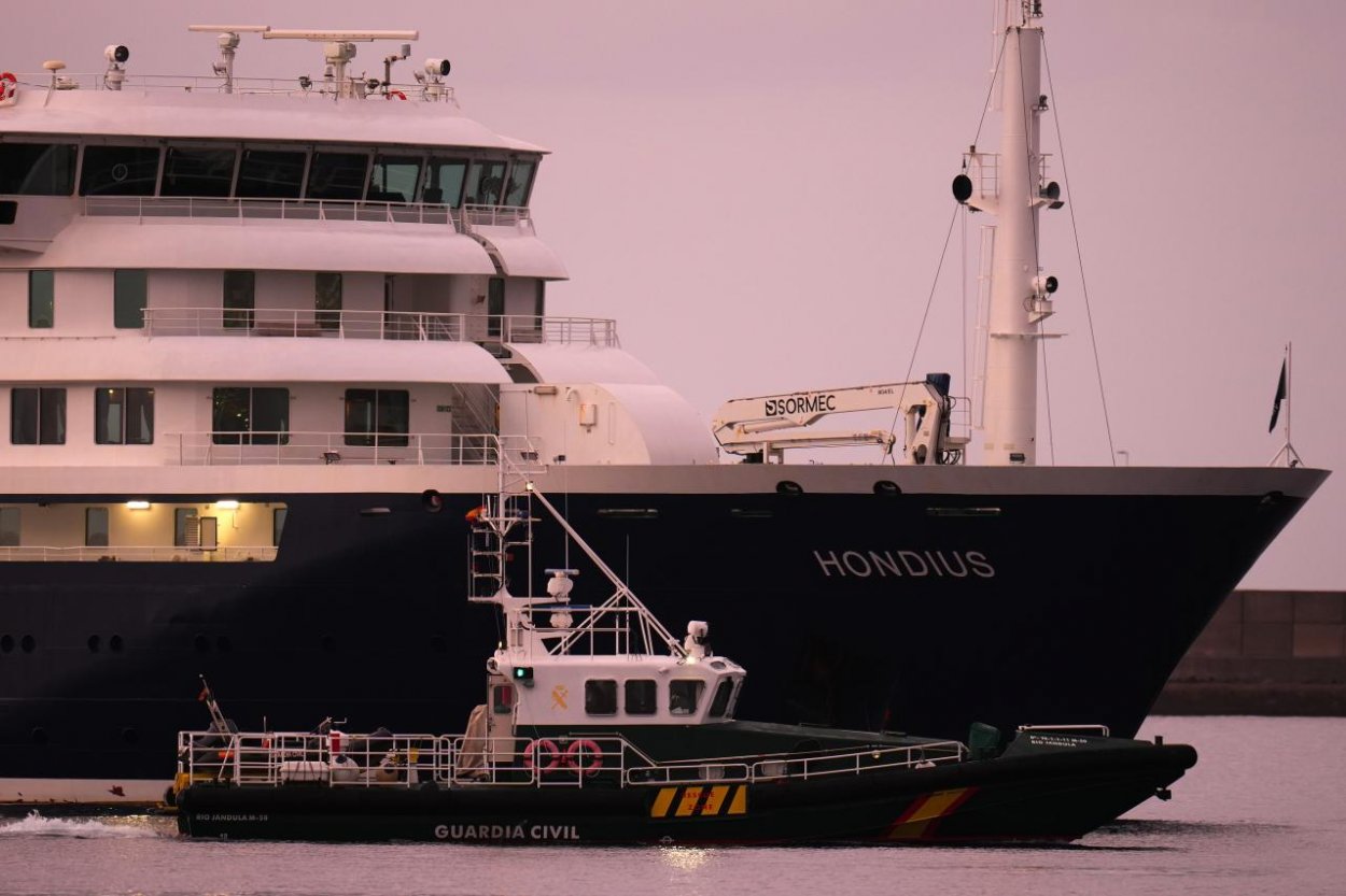 Loď MV Hondius s výskytom hantavírusu dorazila na Tenerife