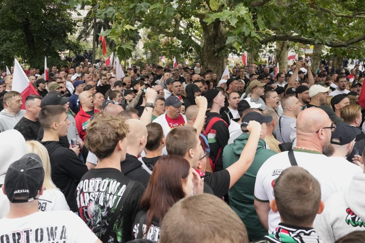 Proti imigračnej politike vlády v Poľsku protestovali tisíce ľudí
