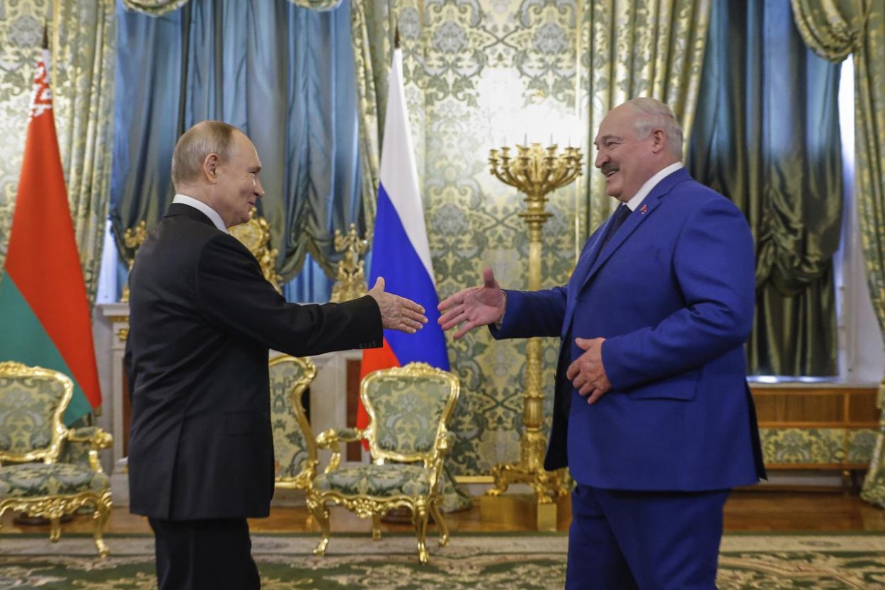 Putin podporuje myšlienku prímeria na Ukrajine, žiada doriešenie detailov