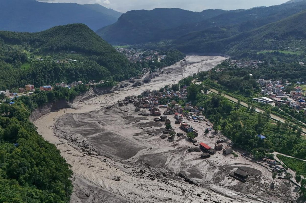 Ničivé povodne v Nepále a Tibete majú už najmenej 160 obetí, stovky turistov sú nezvestných