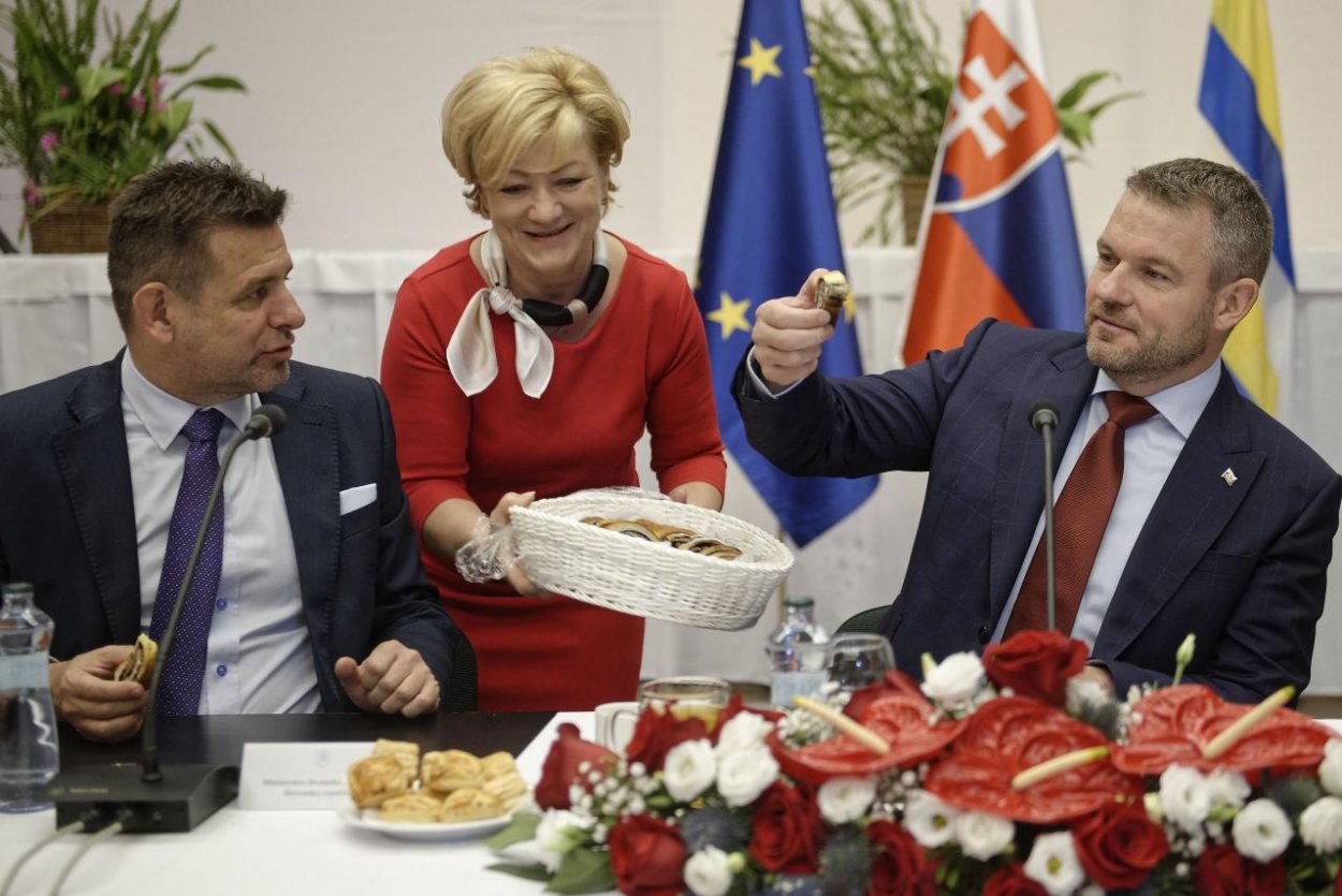 Nemajú dobudované vodovody, ale dostávajú dotácie na námestia