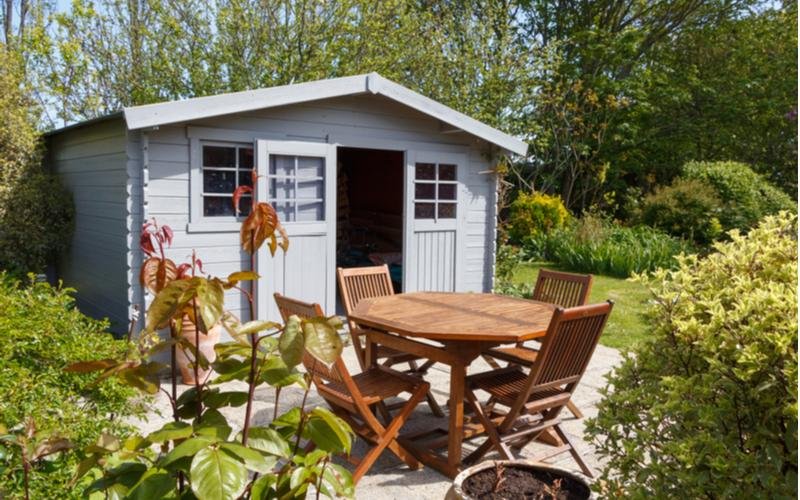 Ako si vybrať a postaviť záhradný domček