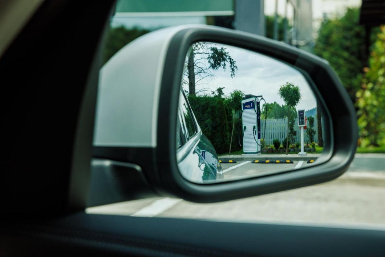 OMV pri príležitosti Svetového dňa elektromobility ponúka výhodnejšie nabíjanie