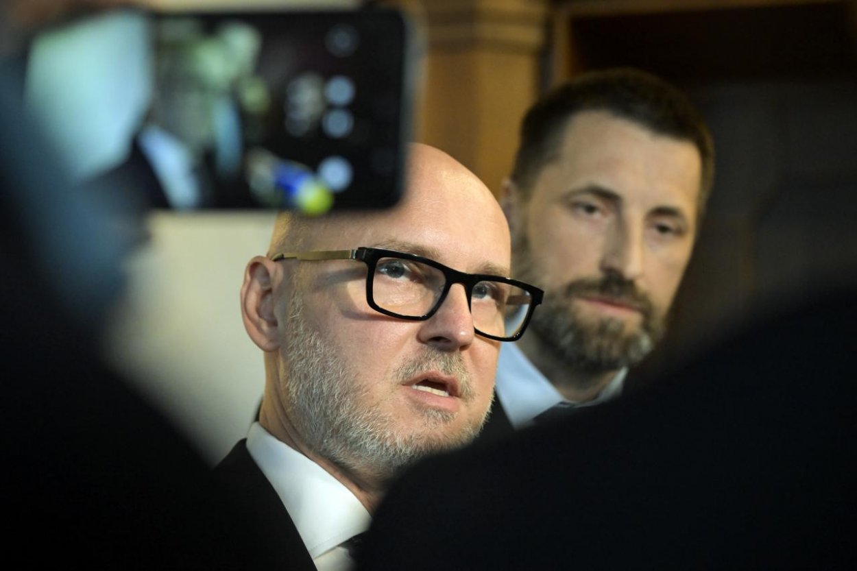 SaS podáva trestné oznámenie na Fica za vlastizradu, terorizmus, neľudskosť a ďalšie podozrenia z trestných činov