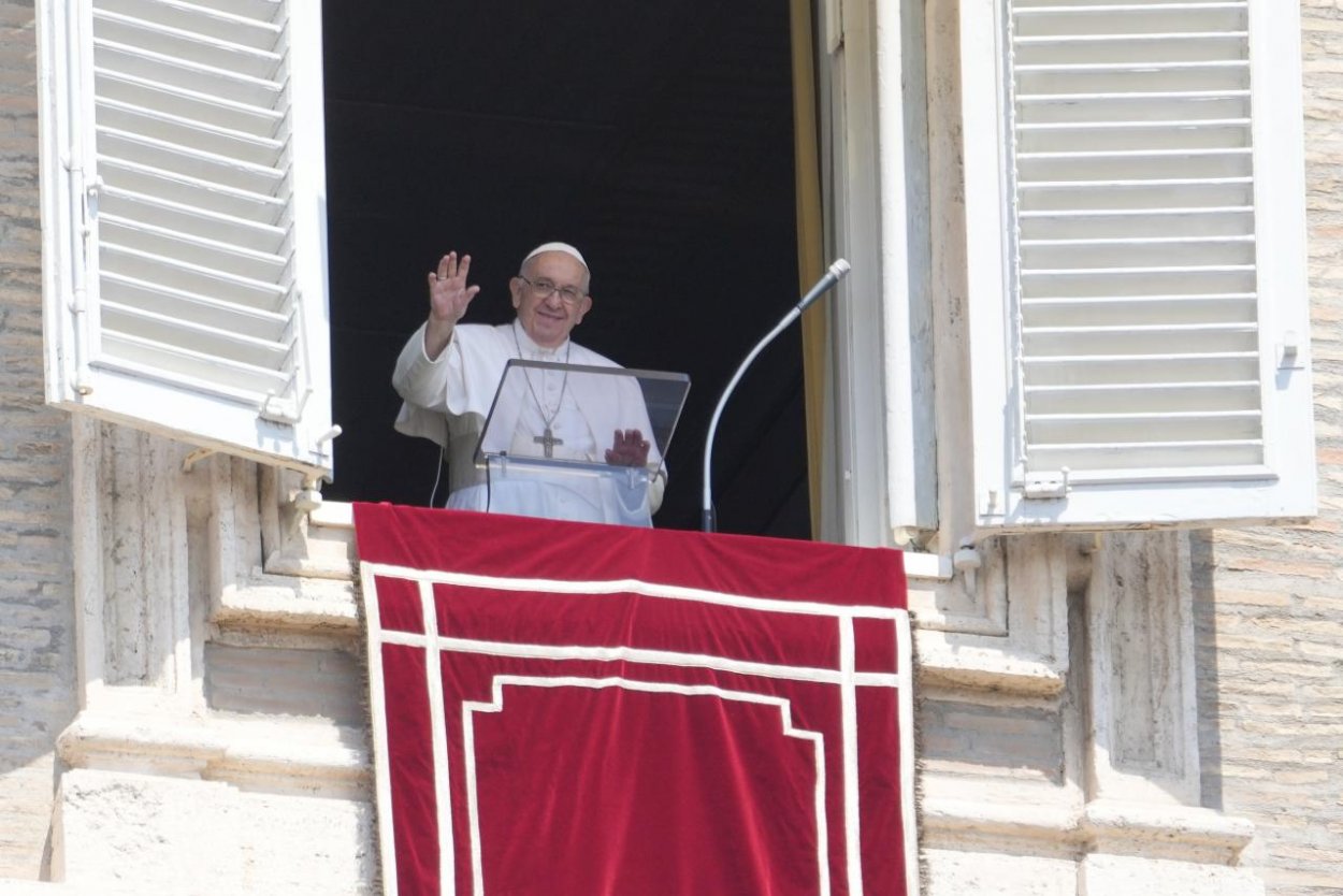 Pápež bude viesť záverečný obrad na poslednej rozlúčke s kardinálom Tomkom