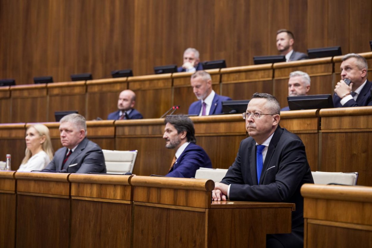 Odvolávanie Kaliňáka sa bude riešiť v septembri, schôdzu dnes neotvorili