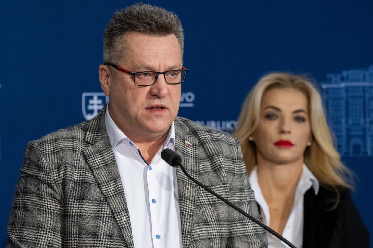 FPU: Šéf fondu sa v nahrávke sťažoval na tlaky a pokyny zhora, spomenul aj Machalu
