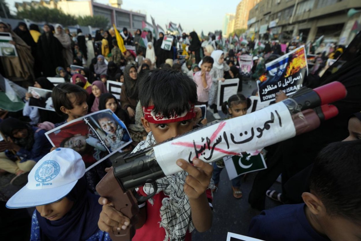 Izraelské útoky si za noc v pásme Gazy vyžiadali 140 obetí