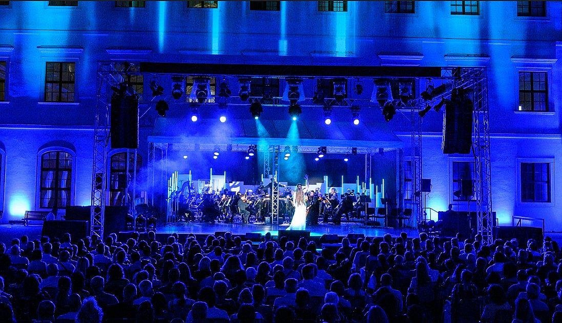 Divadlo Nová scéna otvorí jubilejnú 80. sezónu pod hviezdami na Bratislavskom hrade