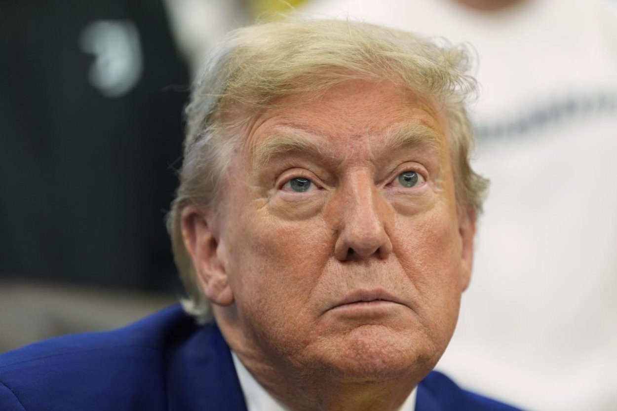 Trump sa v otázke možných úderov na Irán spolieha na malú skupinu poradcov, uvádza NBC