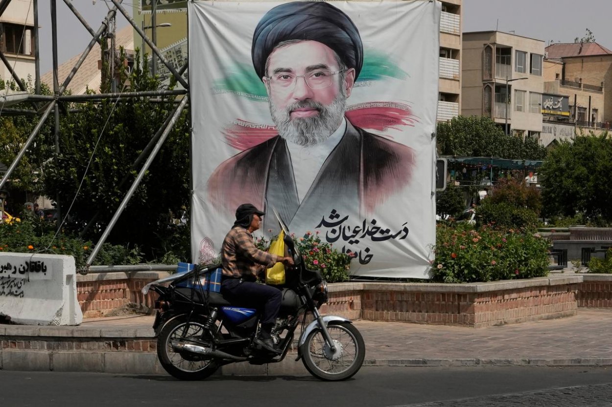 Udalosť dňa: USA opäť zaútočili na Irán, Teherán uskutočnil odvetné údery na americké ciele v oblasti