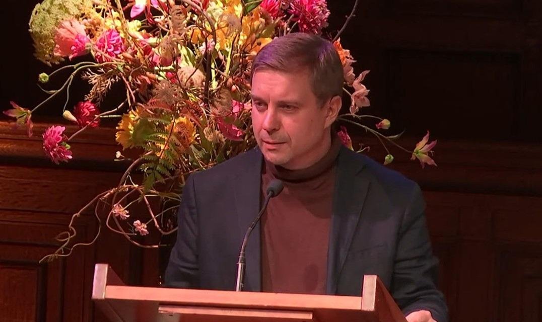 Rusko je krajina zombie, živým vzal Putin budúcnosť. Známy spisovateľ si pred svojou vlasťou neberie servítky