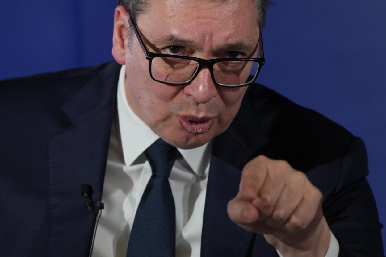 Srbský prezident kritizuje súd v Haagu, že Mladiča predčasne neprepustil