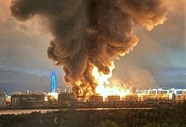 Ukrajina ONLINE: Ukrajinské drony spôsobili požiar na ropnom termináli a narušili fungovanie petrohradského letiska