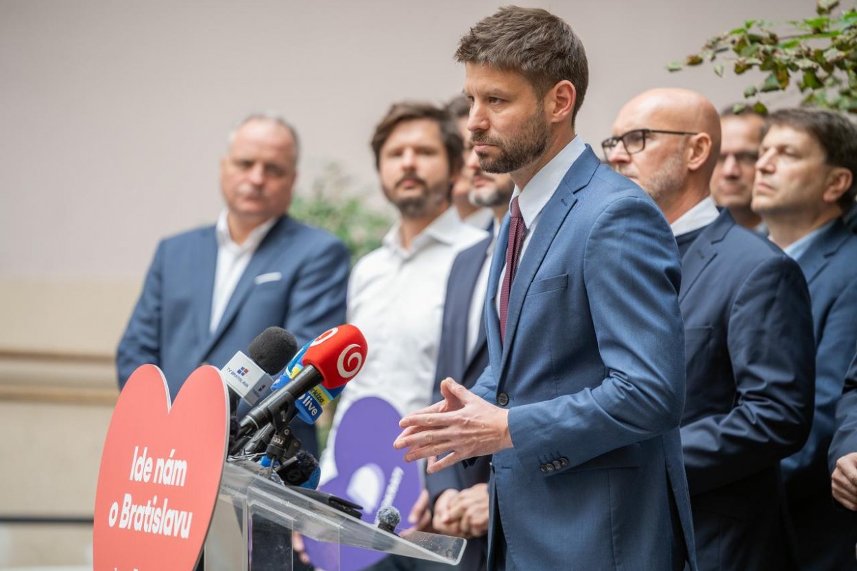 Prieskum ukazuje, že voľby by v októbri vyhralo PS, druhý by bol Smer-SD