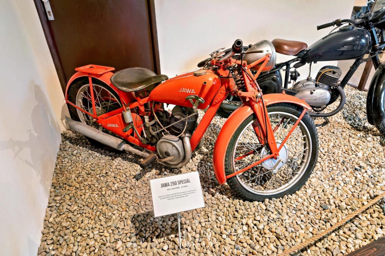 Keď sloboda mala 50 cc: Výstava pionierov, mustangov a zlatých českých ručičiek