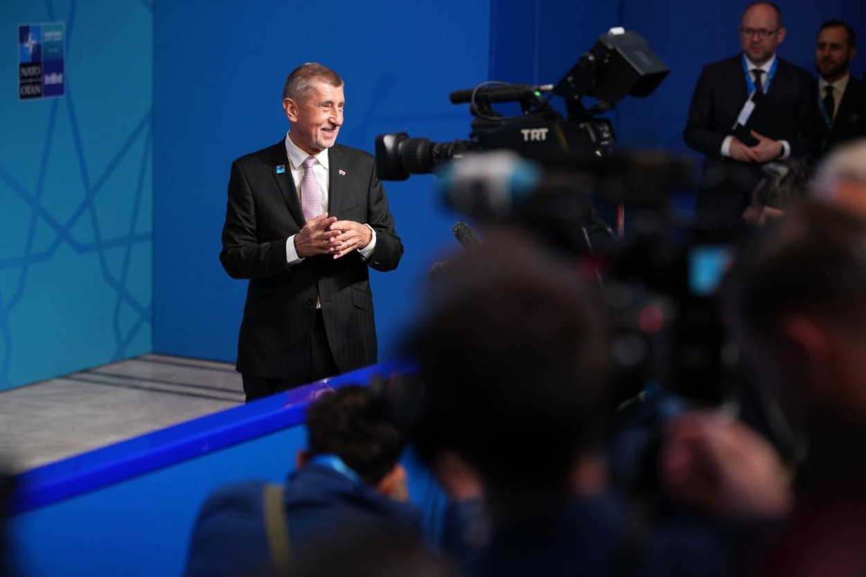 Babiš: Česko sa nebude podieľať na vojenskej pomoci NATO pre Ukrajinu