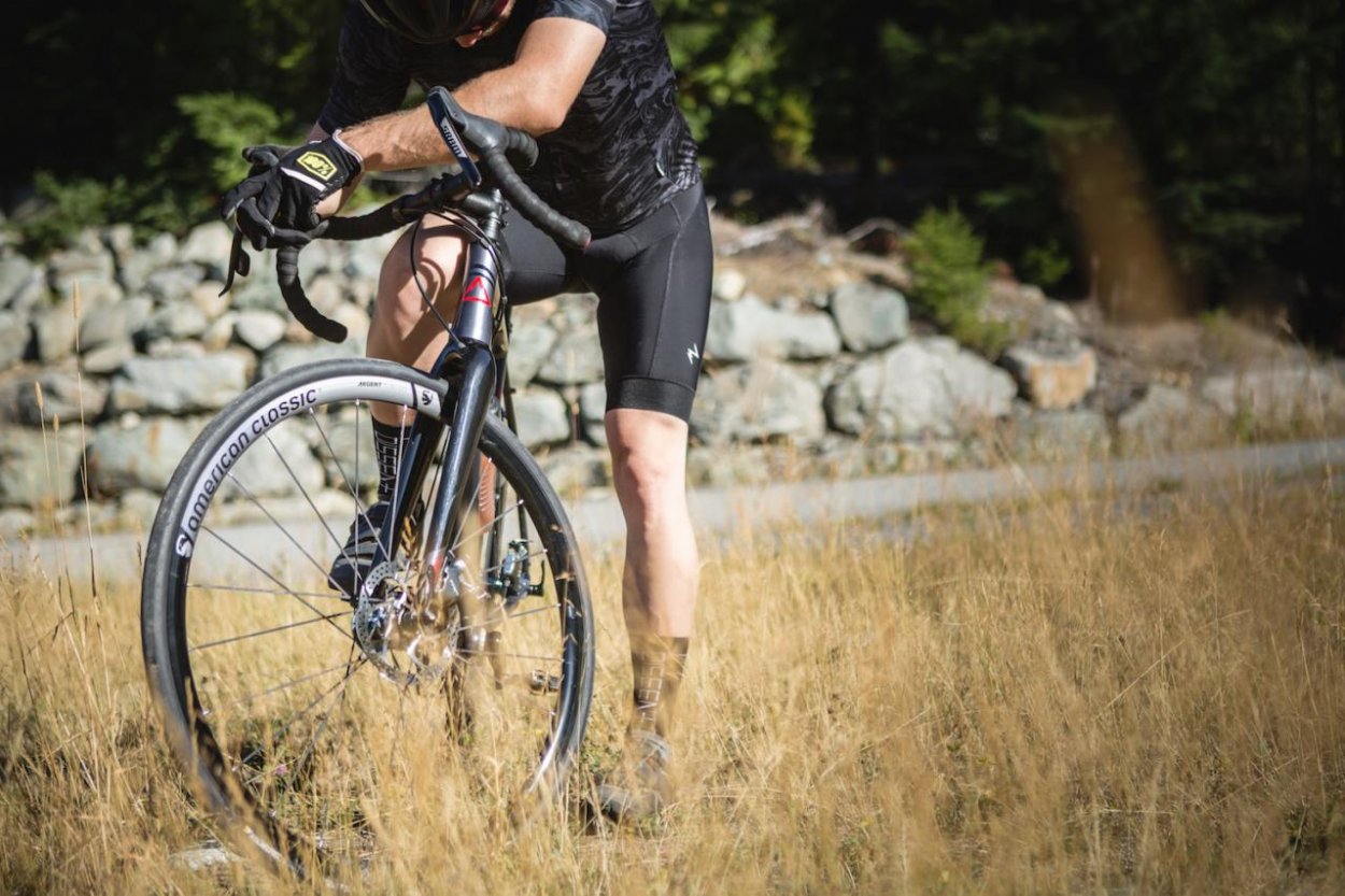 Gravel bicykel Fuji Jari – chameleón na všetko