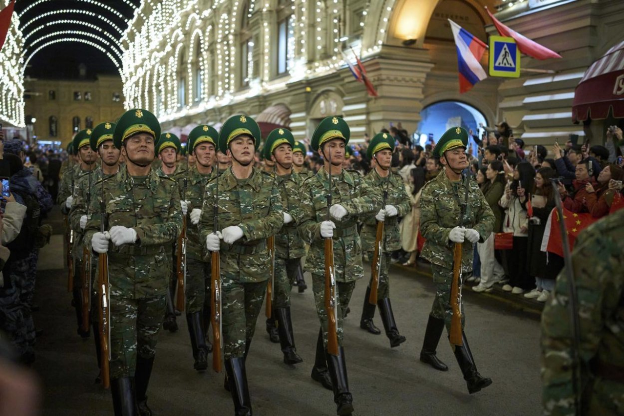 Hnutie Slovensko vyzýva premiéra, aby sa nezúčastnil na oslavách v Moskve