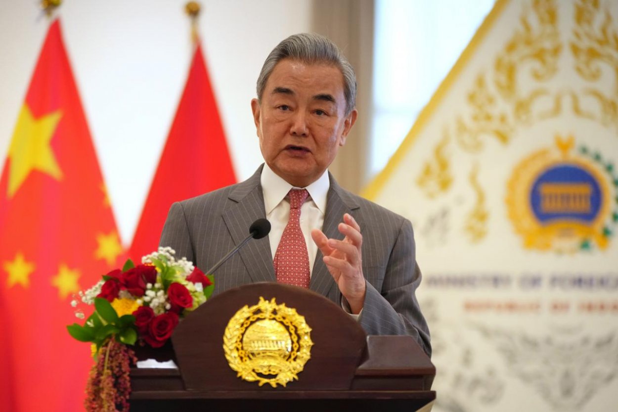 Šéf čínskej diplomacie Wang I vyhlásil, že Peking bude chrániť práva a záujmy Iránu