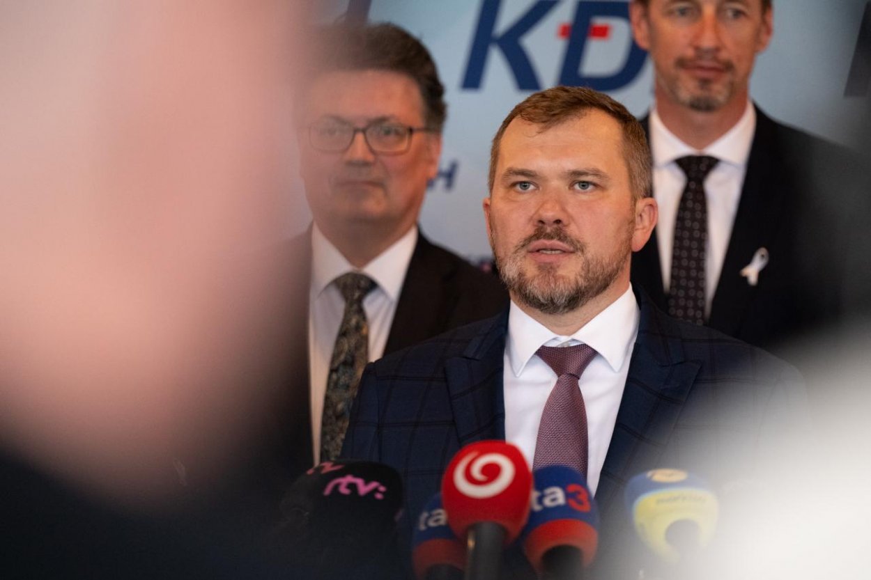 KDH: Zvrchovanosť v kultúrno-etických otázkach nespochybňuje naše členstvo v Únii