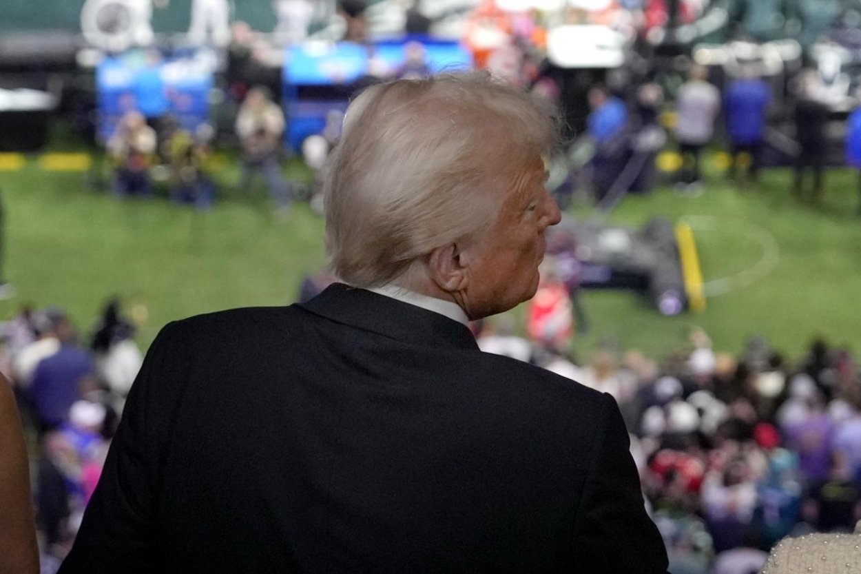 The Economist: Trumpove clá oznámené cez Super Bowl poškodia Ameriku