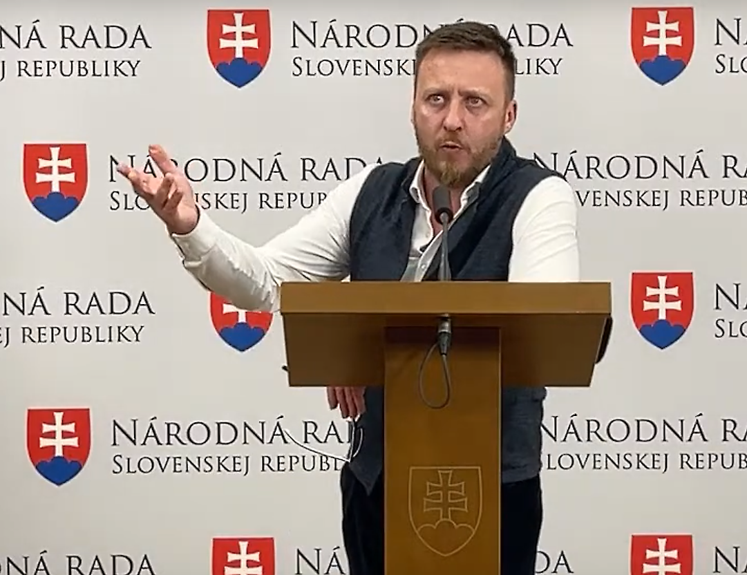 Kotlárovi sa nepáči, že Šutaj Eštok a Pellegrini spochybňujú jeho analýzu