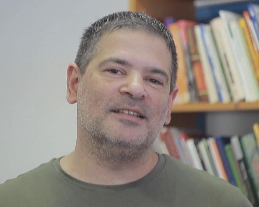 Učiteľ Rafael: Ľudia to majú za normálne, že najskôr idú jesť do jedálne nerómske deti a až potom rómske