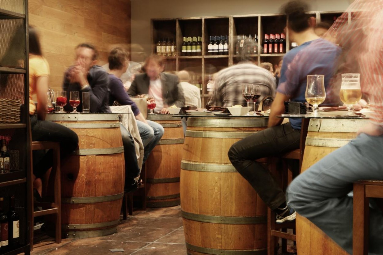Keď sa jedlo stáva cenou za večer s alkoholom
