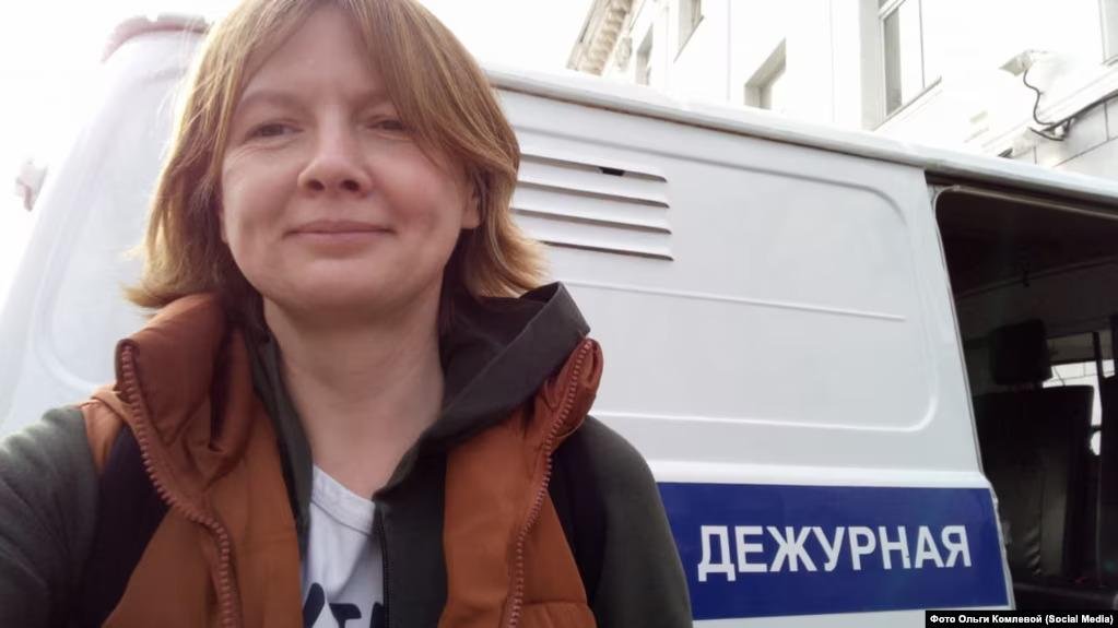 Ruskú novinárku zavreli na 12 rokov preto, že pracovala pre Navaľného stranu