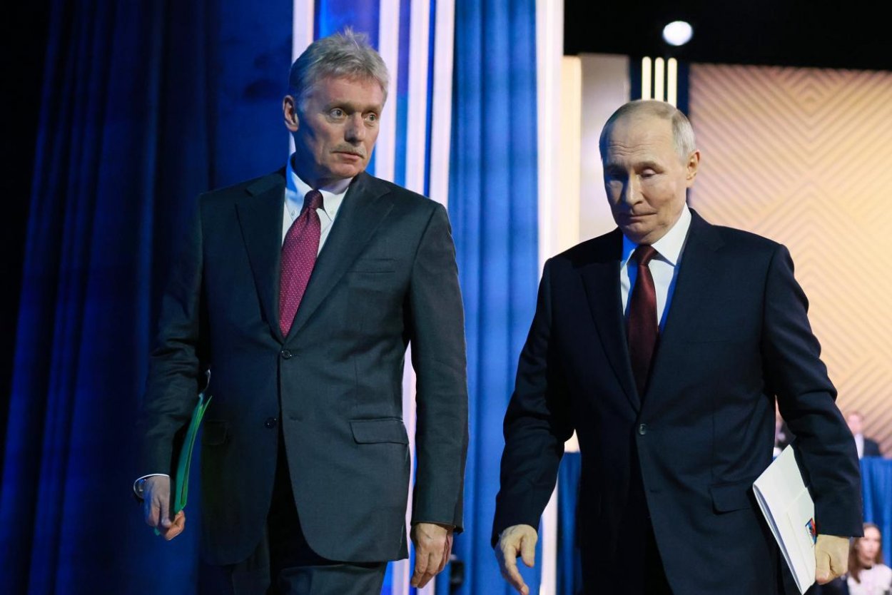Peskov: Putin je pripravený hovoriť s Macronom o Ukrajine