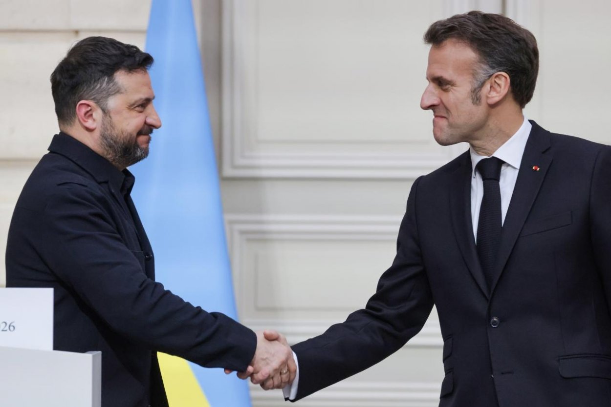Macron o Zelenského účasti na samite G7: Treba „obnoviť konsenzus“ o podpore Ukrajiny