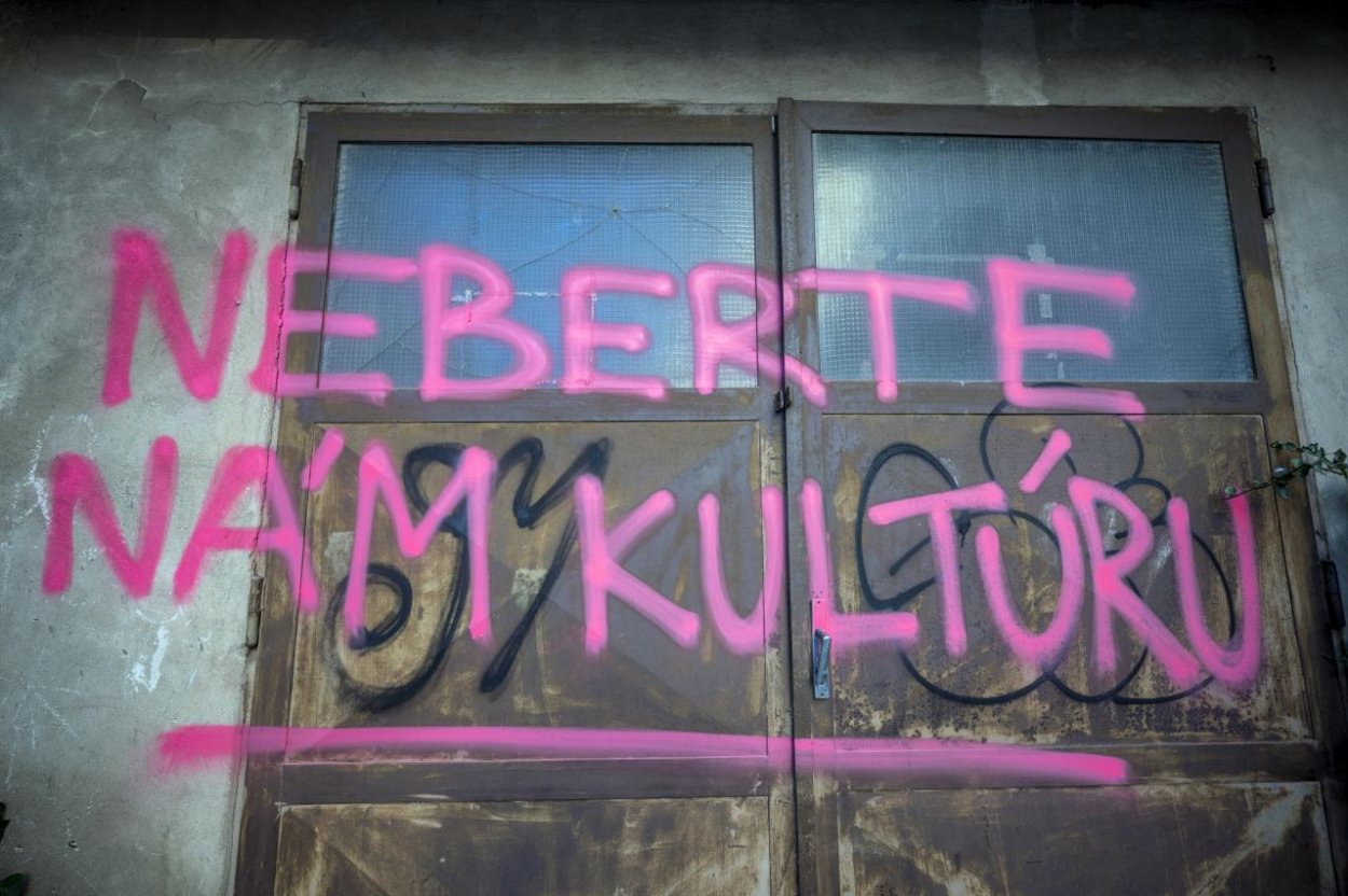 Časť kultúrnej obce vyzýva na odstúpenie riaditeľa SNG Juraja Králika