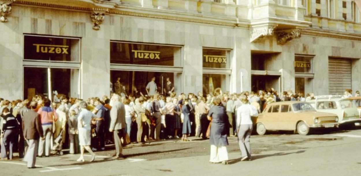 Čierny trh, poradovníky a Tuzex. Prečo dnešná ekonomika pôsobí ako iný svet?