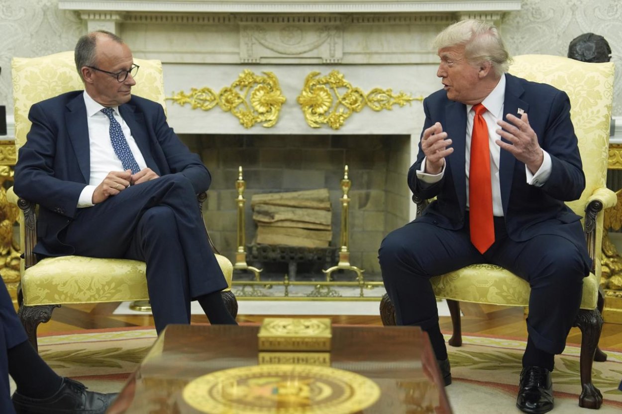 Merz: Netreba hovoriť o Trumpovi, ale s ním