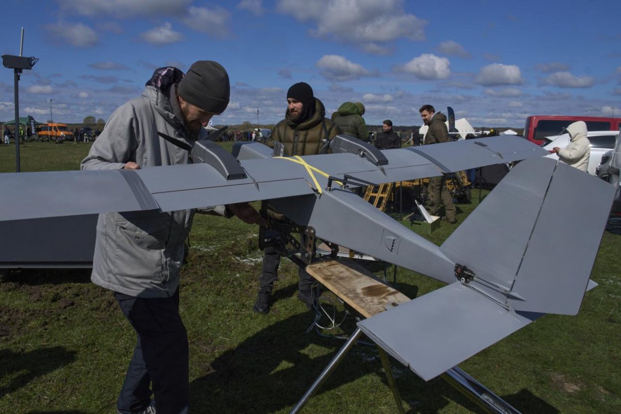 EÚ podporí ukrajinský zbrojný priemysel miliardou eur